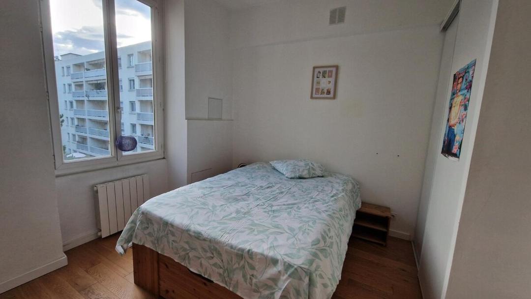 Photo of Bedroom in Voltaire - Saint Amour