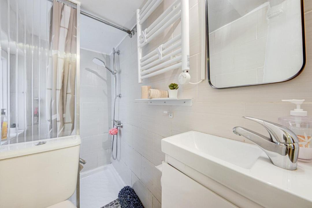 Photo of Bathroom in Quartier de la Roquette
