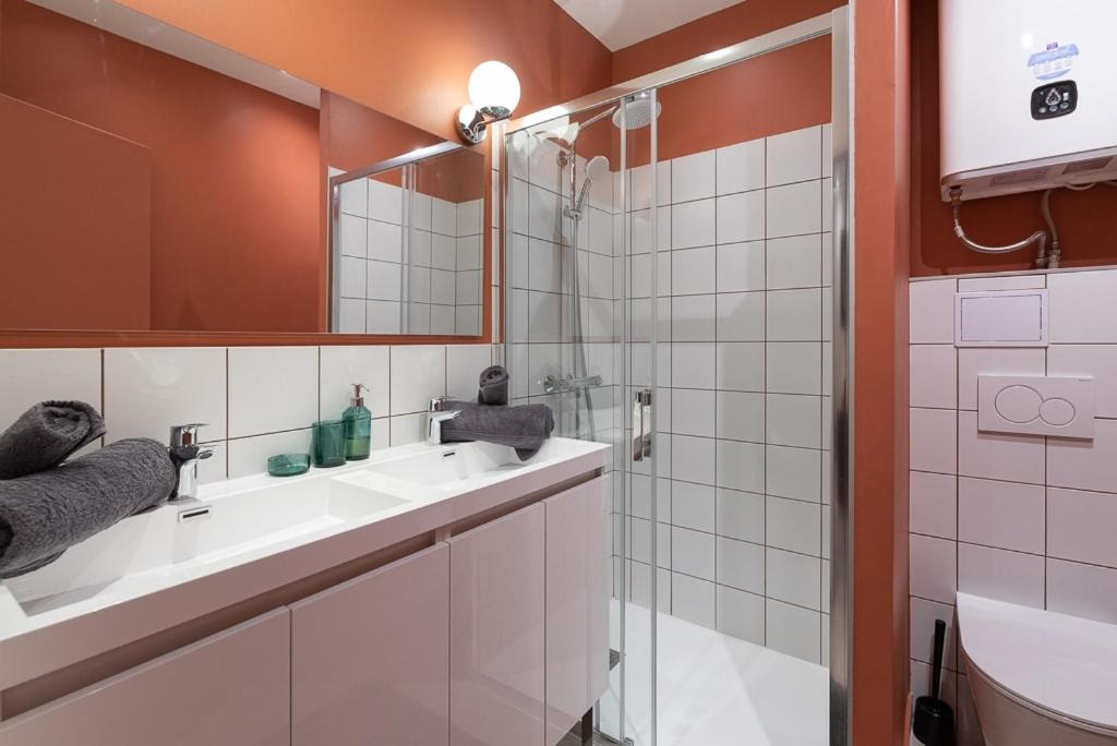 Photo of Bathroom in Voltaire - Saint Amour