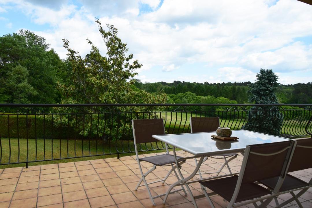 Photo of Patio Balcony in Blanquefort-sur-Briolance