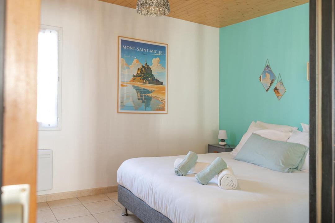 Photo of Bedroom in Dragey-Ronthon
