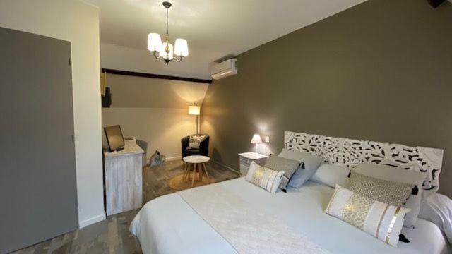 Photo of Bedroom in Poce-sur-Cisse