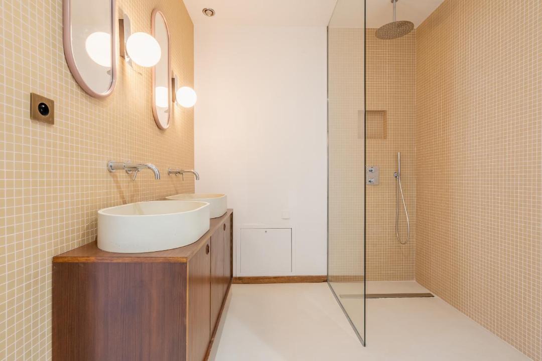 Photo of Bathroom in Barbizon