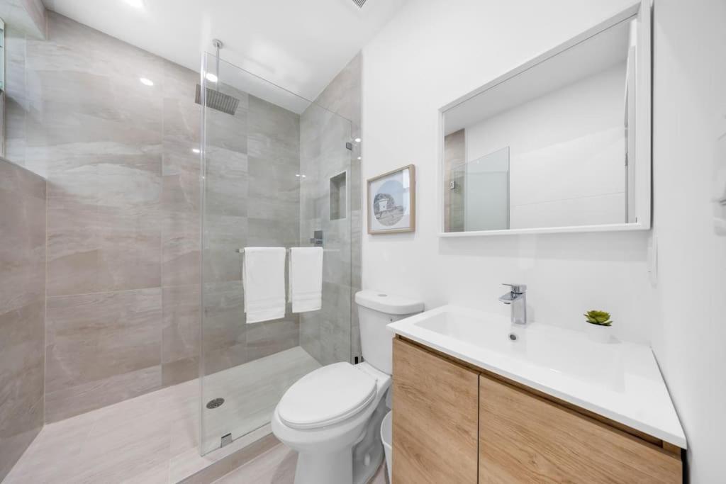 Photo of Bathroom in Allapattah