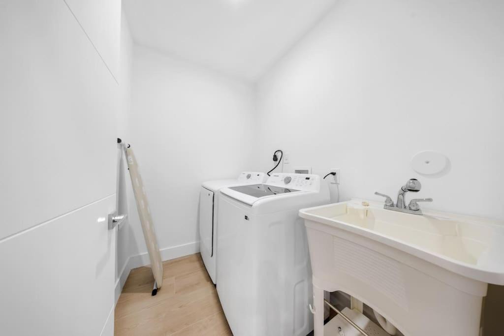 Photo of Bathroom in Allapattah