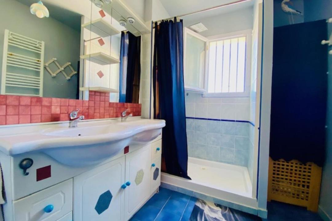 Photo of Bathroom in Saint-Xandre