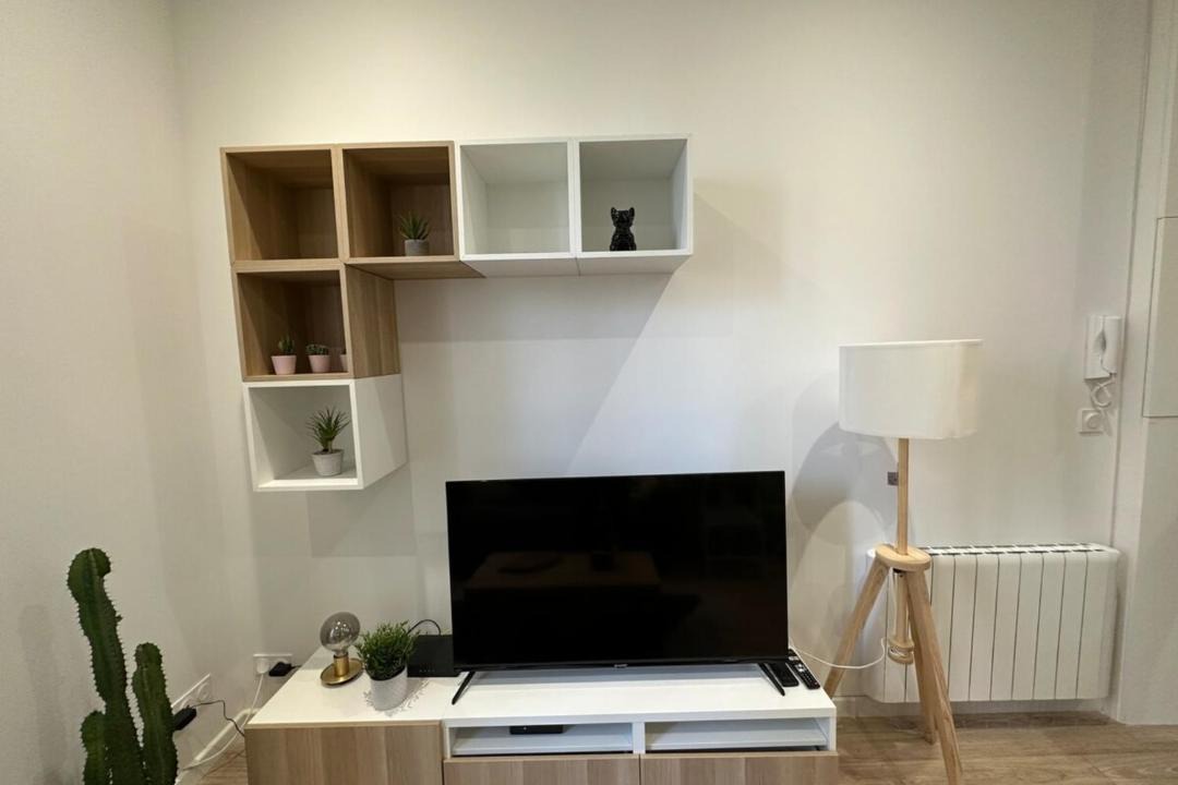 Photo of Livingroom in Charpennes - Charmettes