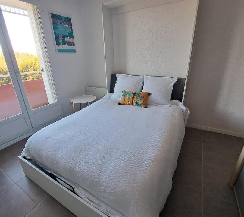 Photo of Bedroom in Anatole France