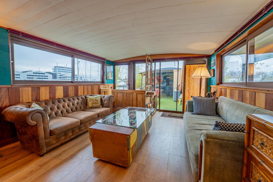 Photo of Livingroom in Bassins a Flot