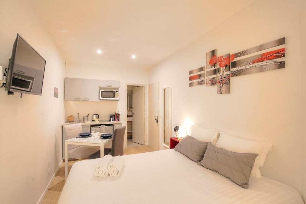 Photo of Bedroom in Lyon City Centre
