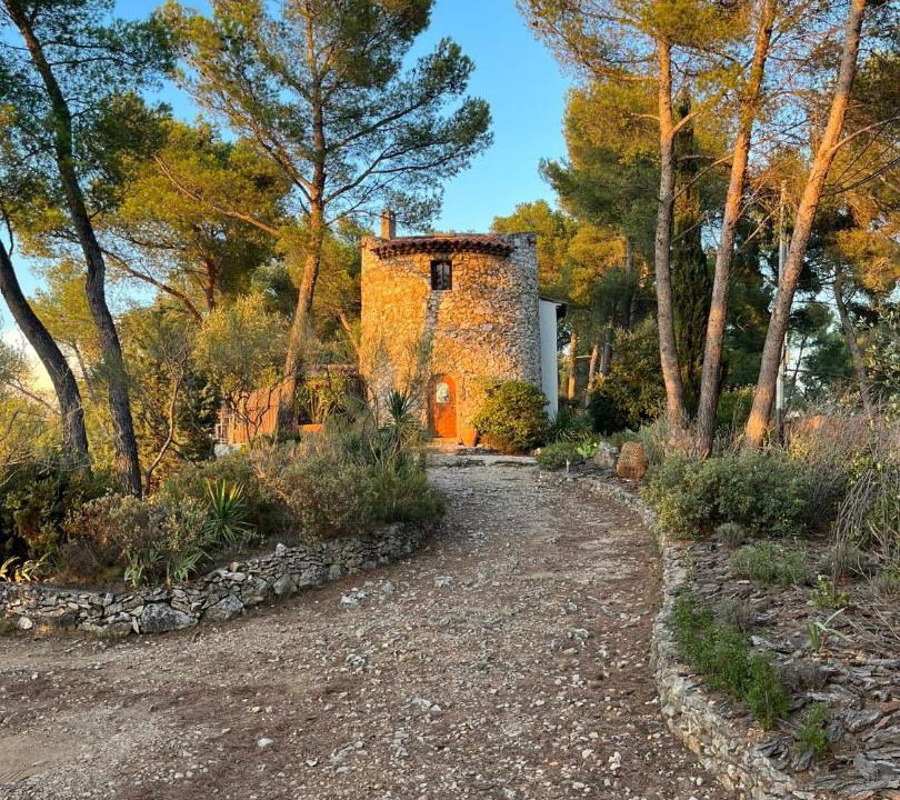 Photo of Others in Bouc-Bel-Air