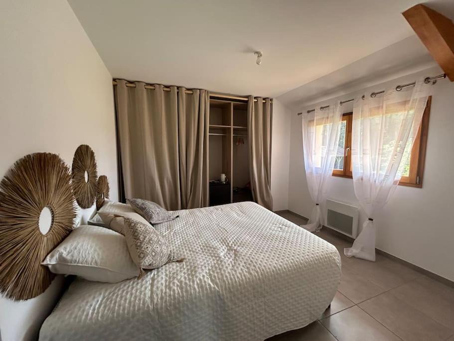 Photo of Bedroom in Arue