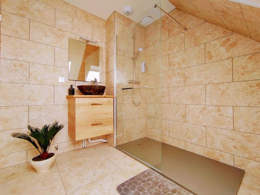 Photo of Bathroom in Precigne