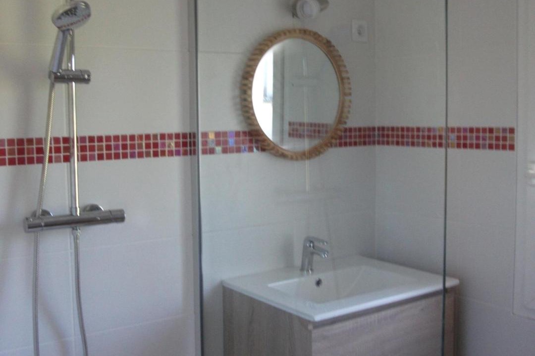 Photo of Bathroom in Gaillan-en-Medoc