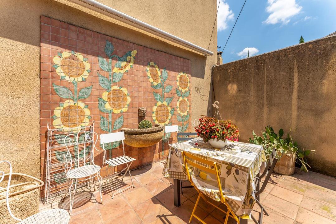 Photo of Patio Balcony in Saint-Hilaire-d'Ozilhan