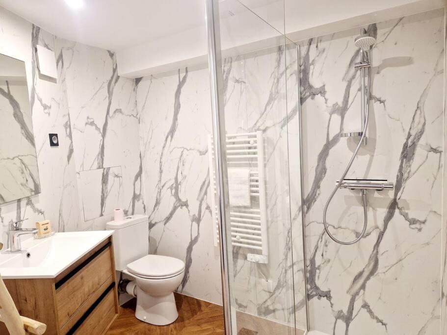 Photo of Bathroom in Barneville-Carteret