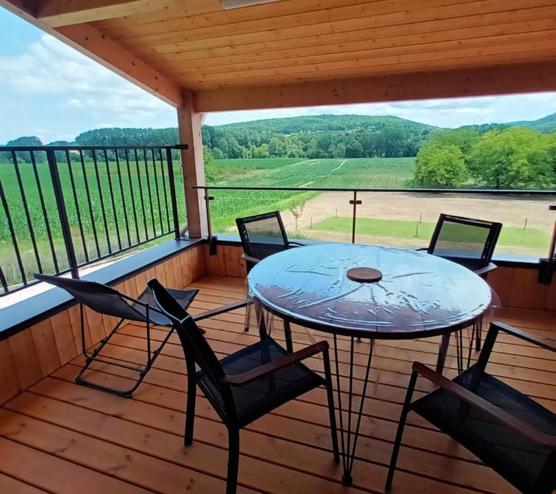 Photo of Patio Balcony in Saint-Leon-sur-Vezere