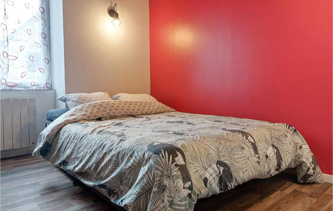 Photo of Bedroom in Neuilly-le-Vendin
