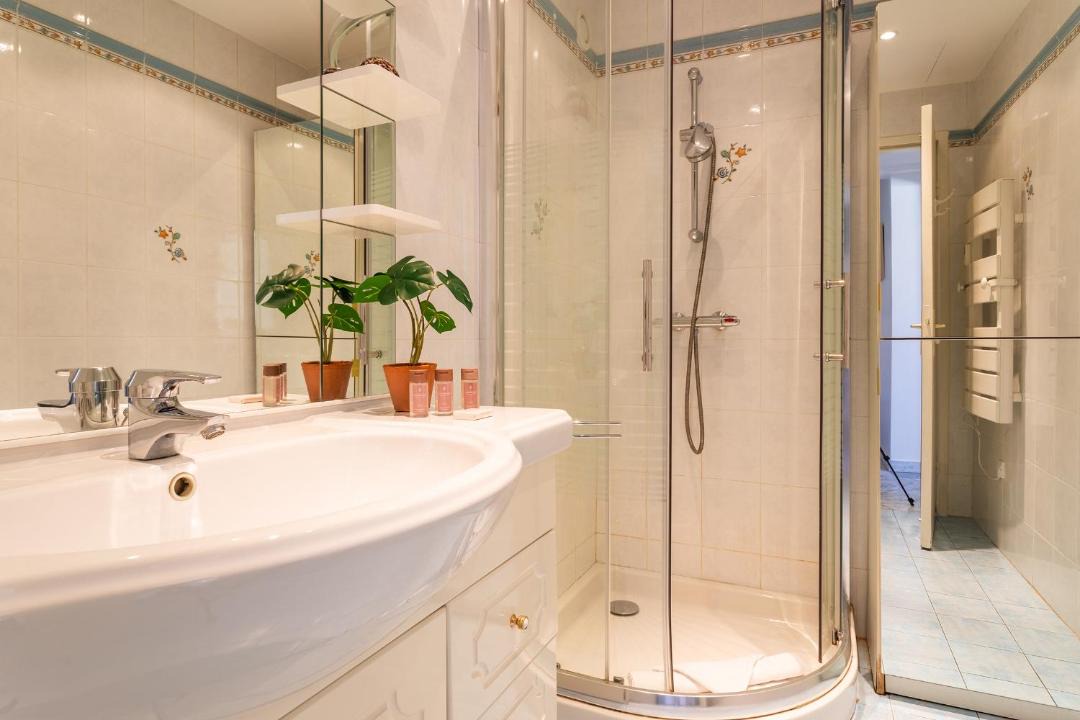 Photo of Bathroom in Cannes City Centre