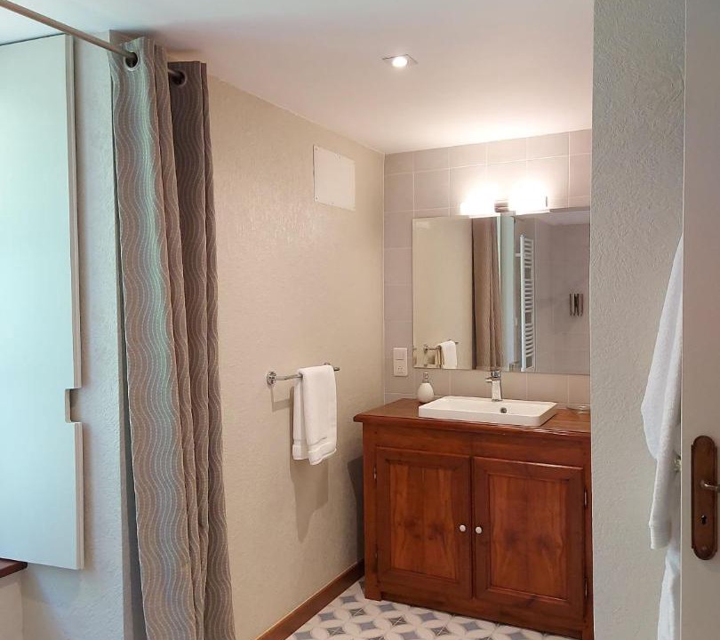 Photo of Bathroom in Dol-de-Bretagne