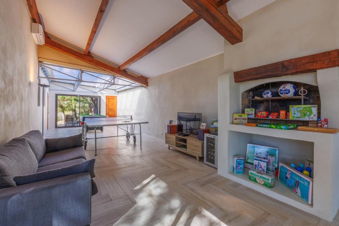 Photo of Livingroom in Saint-Hilaire-d'Ozilhan