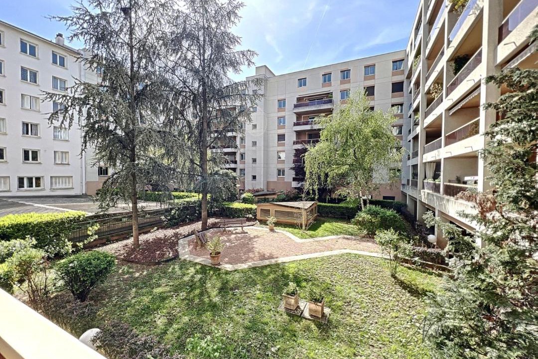 Photo of Buildings in Jules Ferry - Recamier