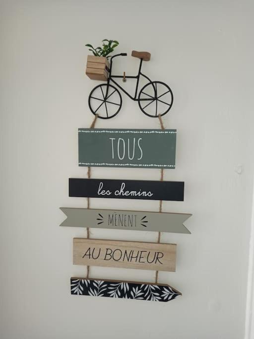 Photo of Bedroom in Anatole France