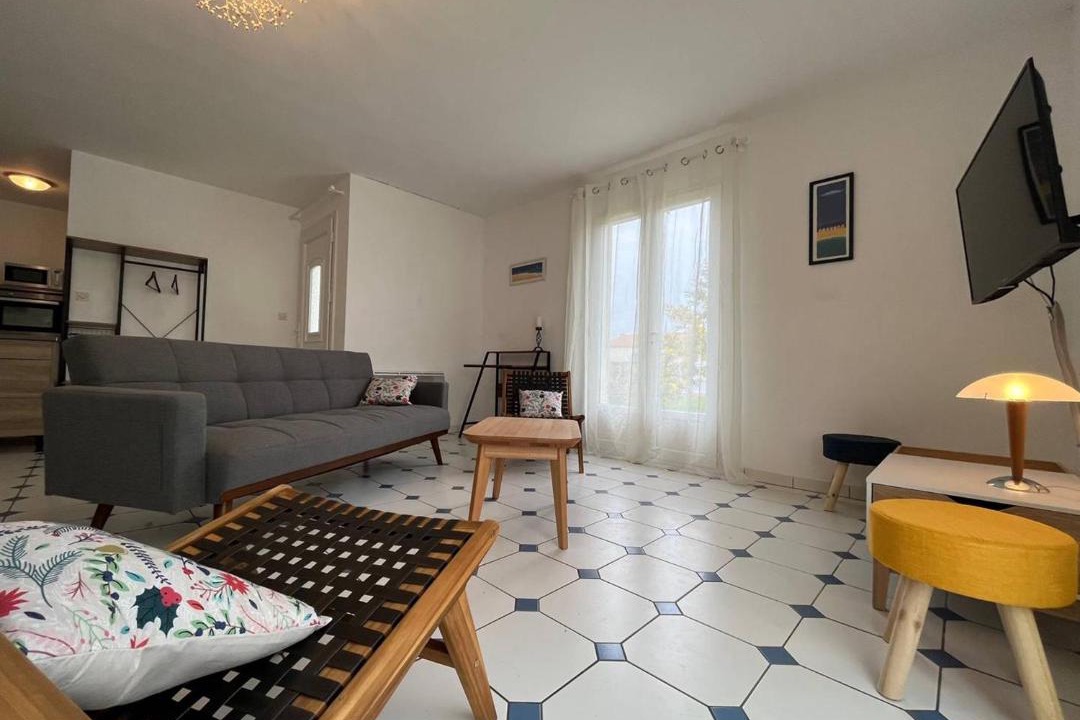 Photo of Livingroom in Cheray