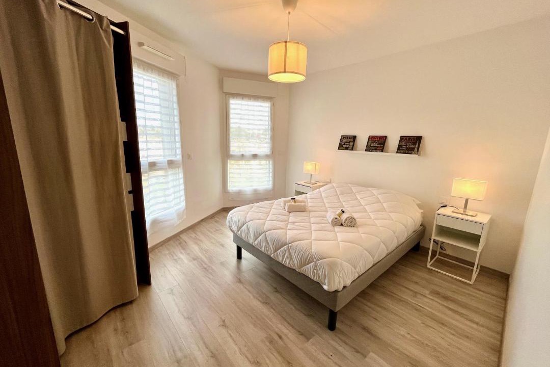 Photo of Bedroom in Port of Caen