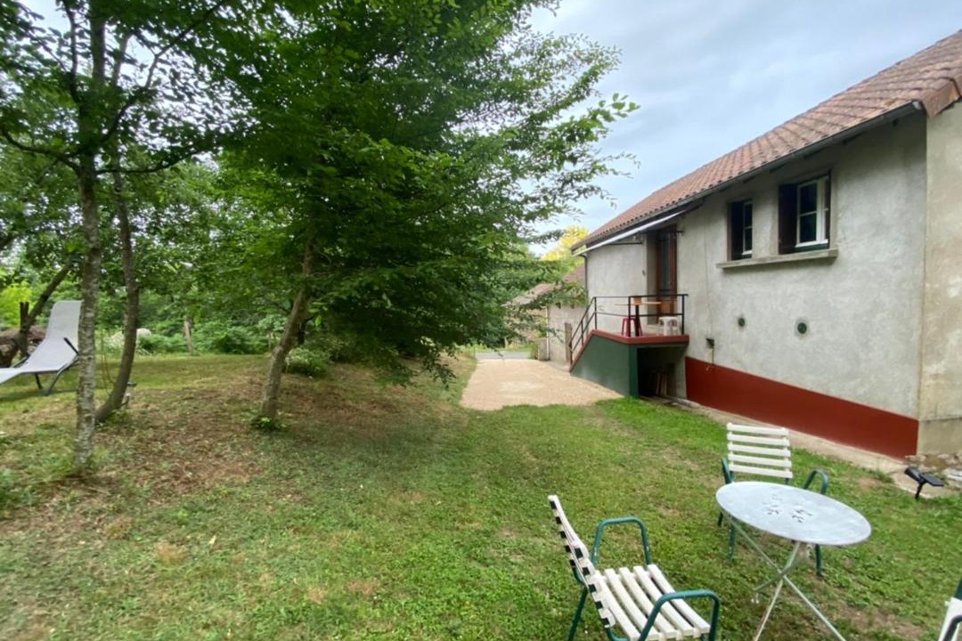 Photo of Buildings in Nantheuil