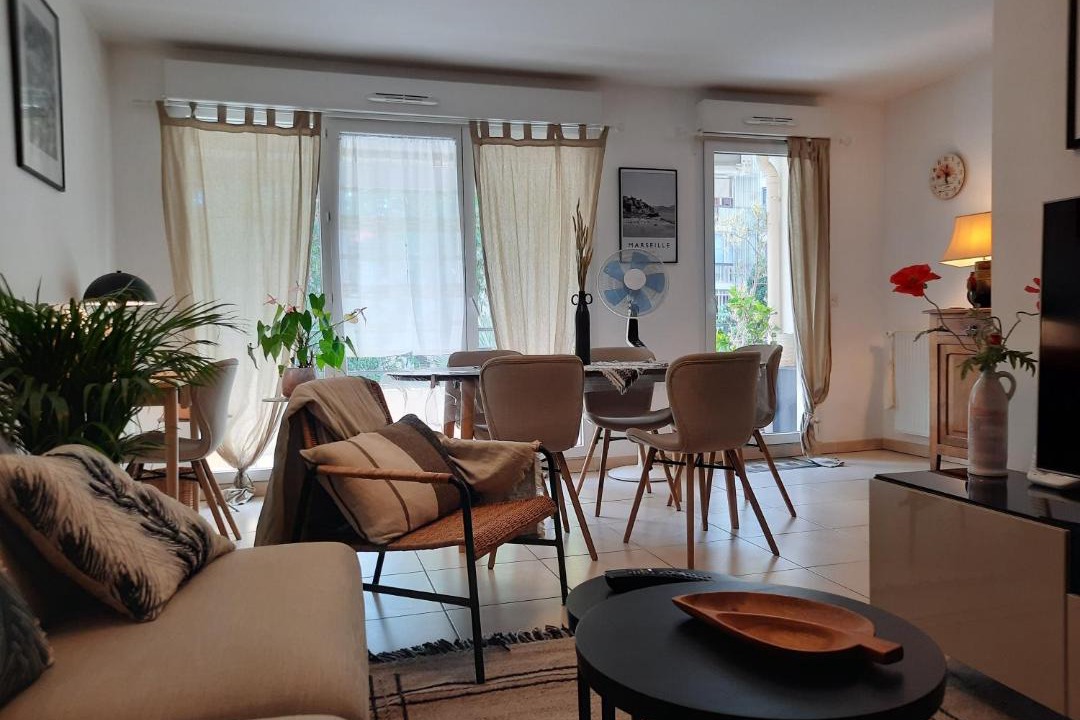 Photo of Livingroom in Prado-Perier