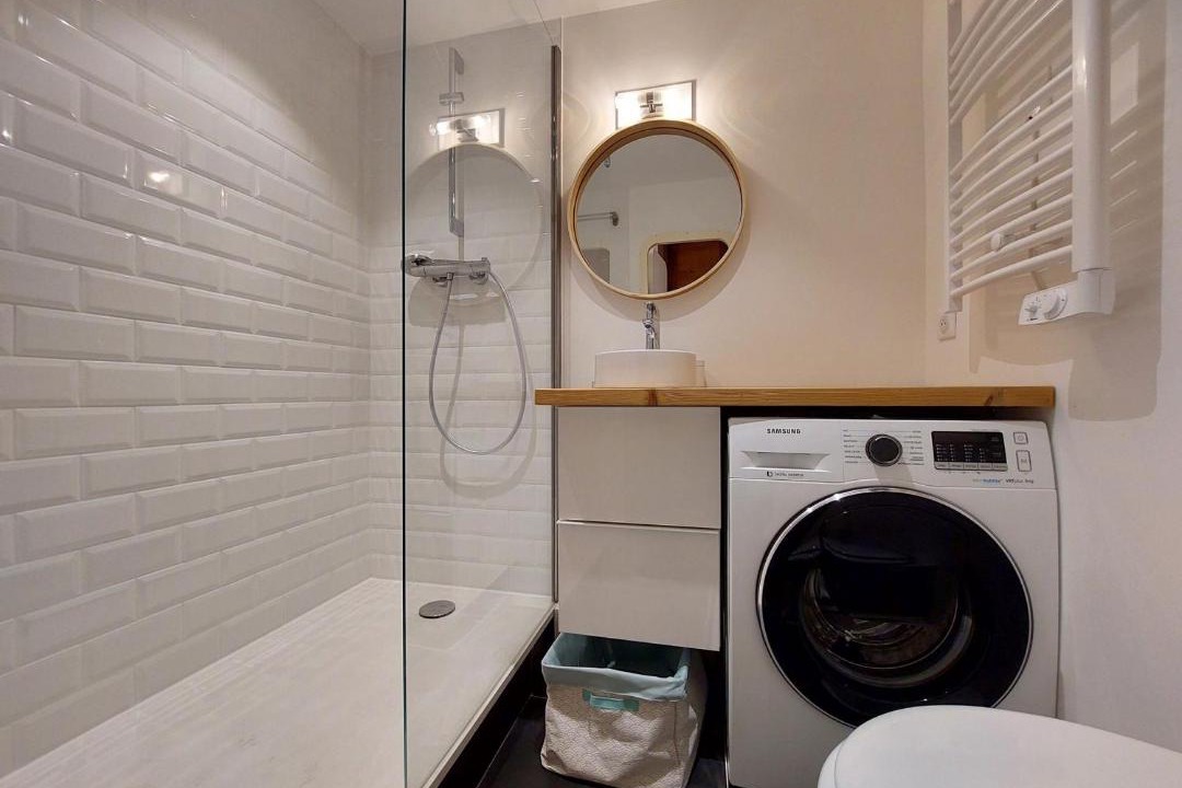 Photo of Bathroom in Arc-1800