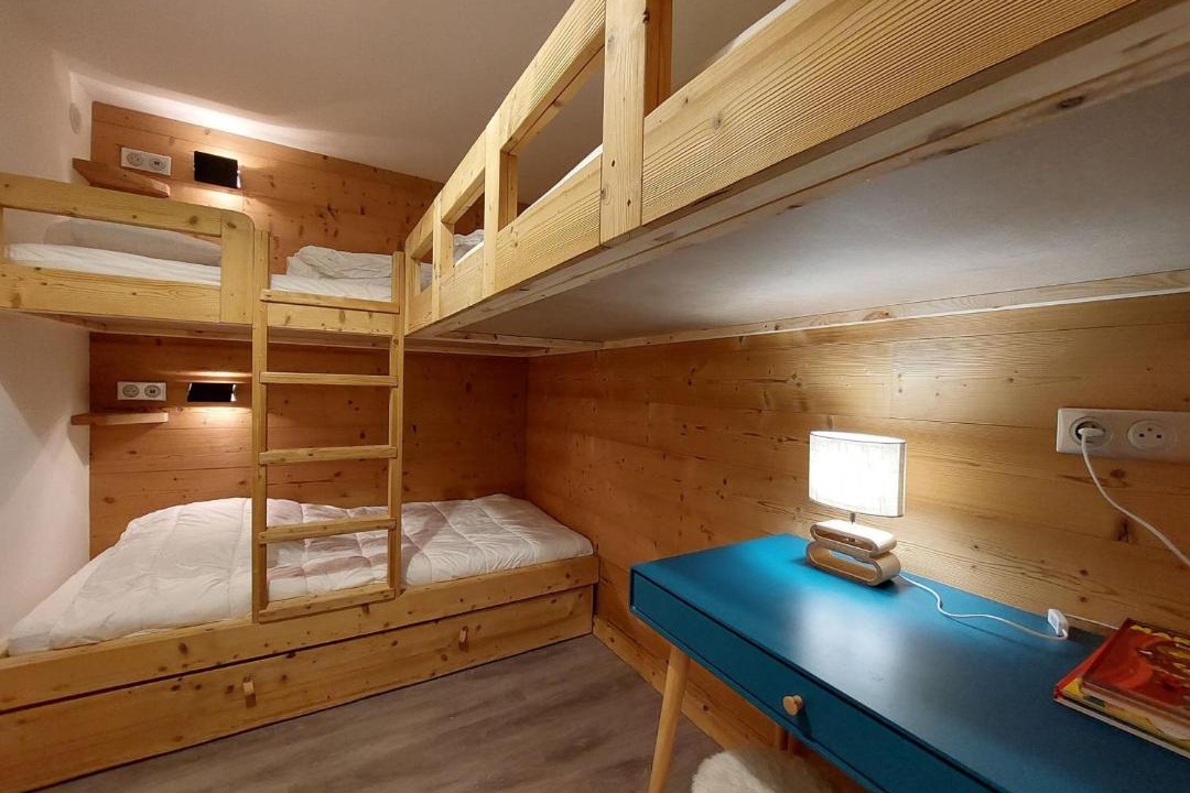Photo of Bedroom in Arc-1800
