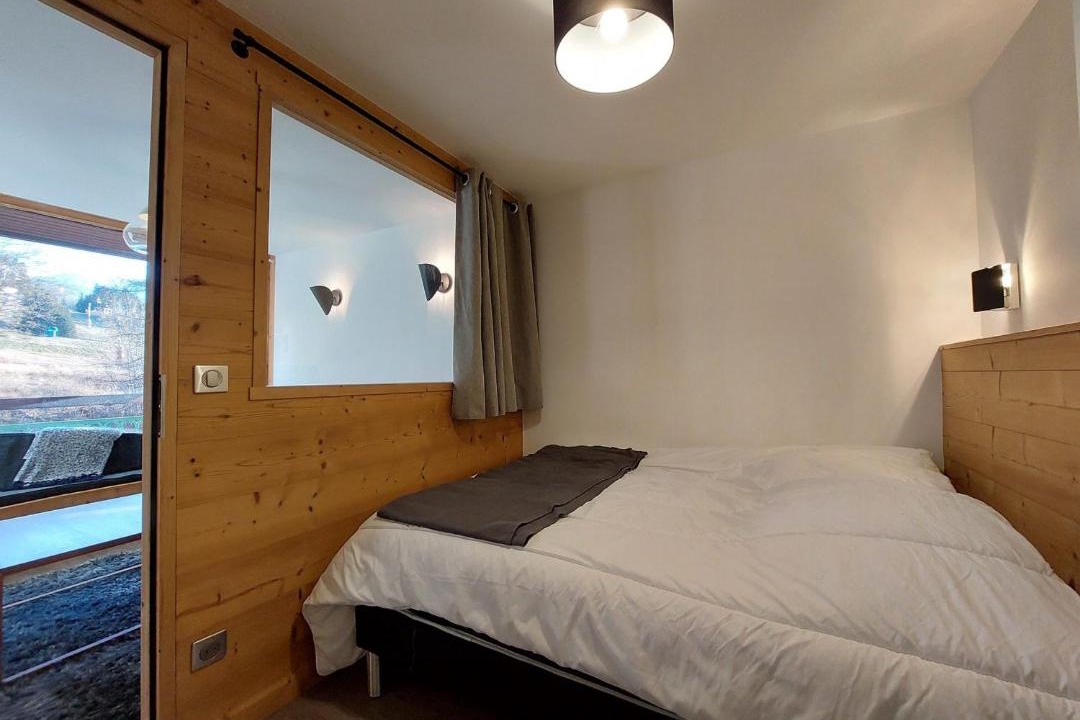 Photo of Bedroom in Arc-1800