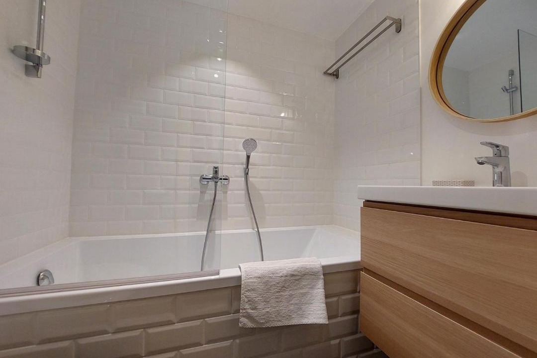 Photo of Bathroom in Arc-1800