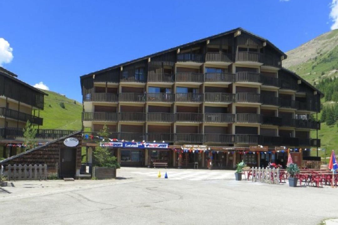 Photo of Buildings in Auris