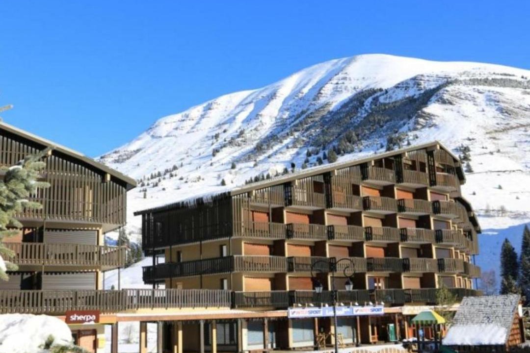 Photo of Buildings in Auris