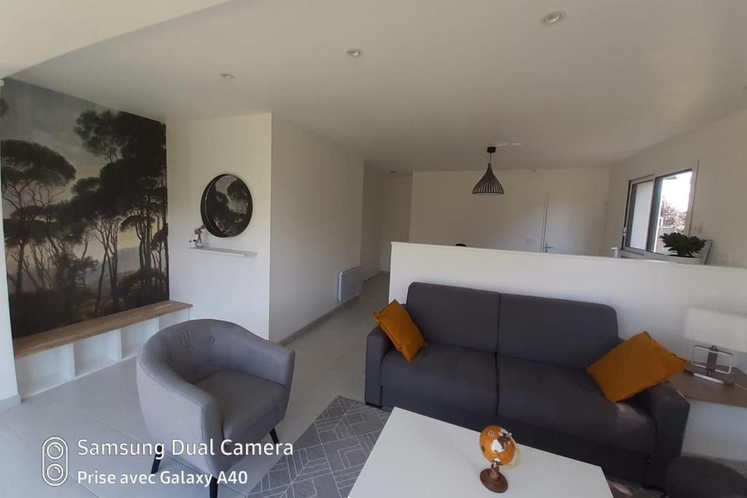 Photo of Livingroom in Saint-Andre-des-Eaux