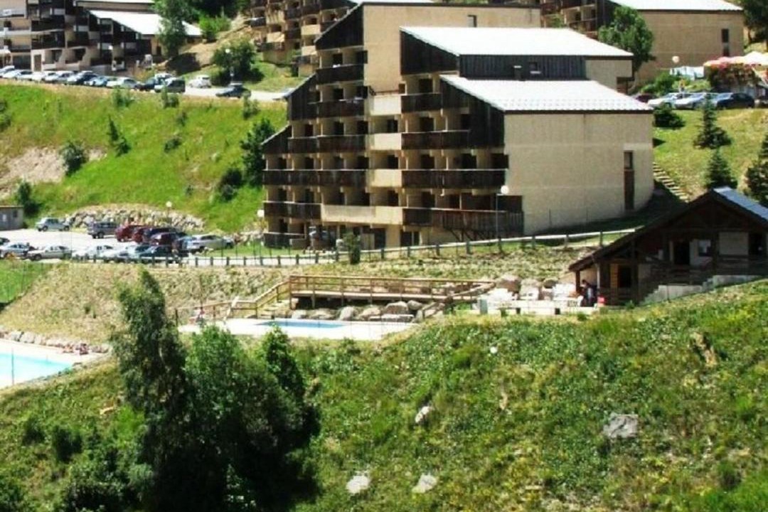 Photo of Buildings in Auris