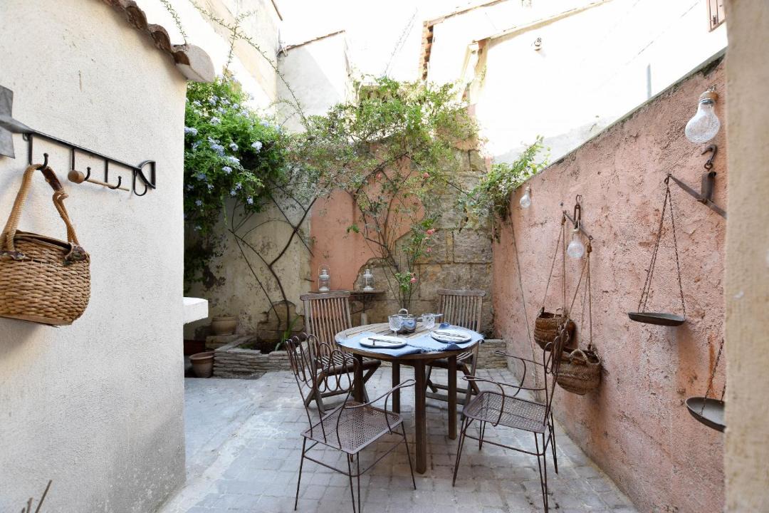 Photo of Patio Balcony in Arles City Centre