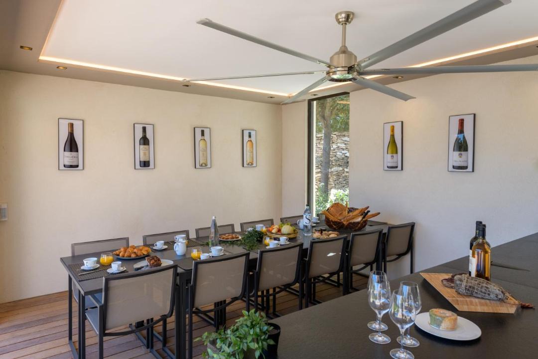 Photo of Livingroom in Bonifacio