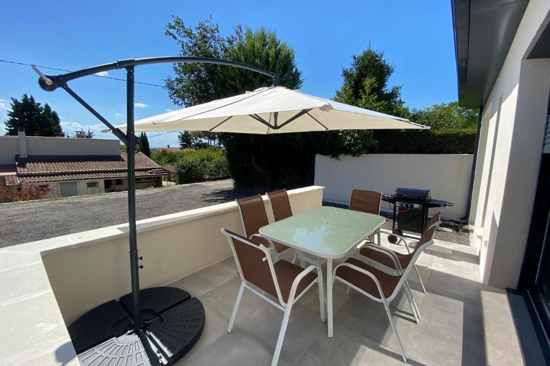 Photo of Patio Balcony in L'Isle-sur-la-Sorgue