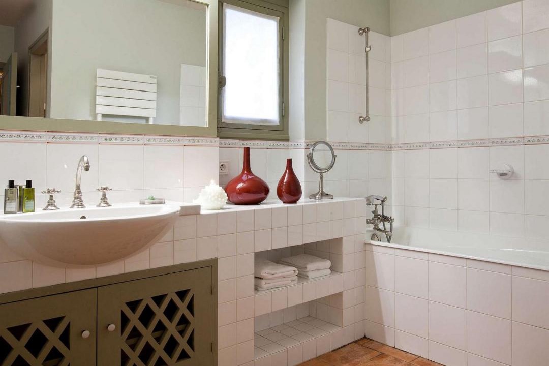 Photo of Bathroom in Saint-Estephe