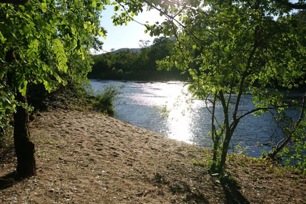 Photo of Outdoor in Saint-Fortunat-sur-Eyrieux