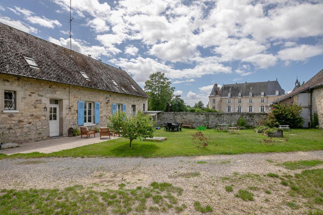 Photo of Buildings in Lizy