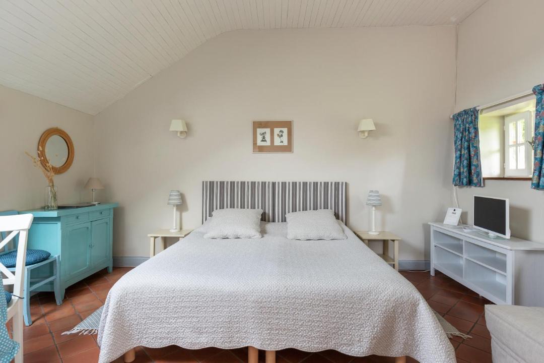 Photo of Bedroom in Dragey-Ronthon