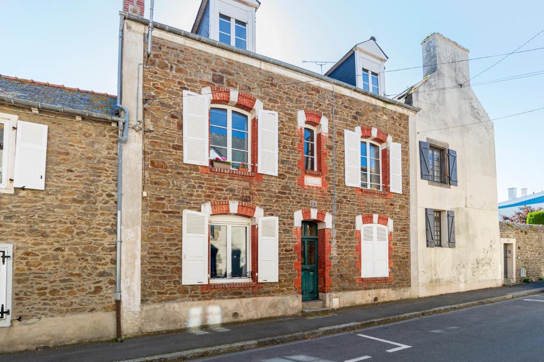 Photo of Buildings in La Marne