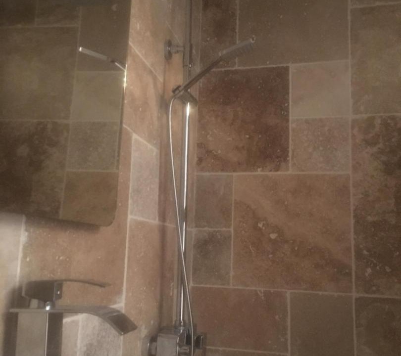 Photo of Bathroom in L'Isle-sur-la-Sorgue