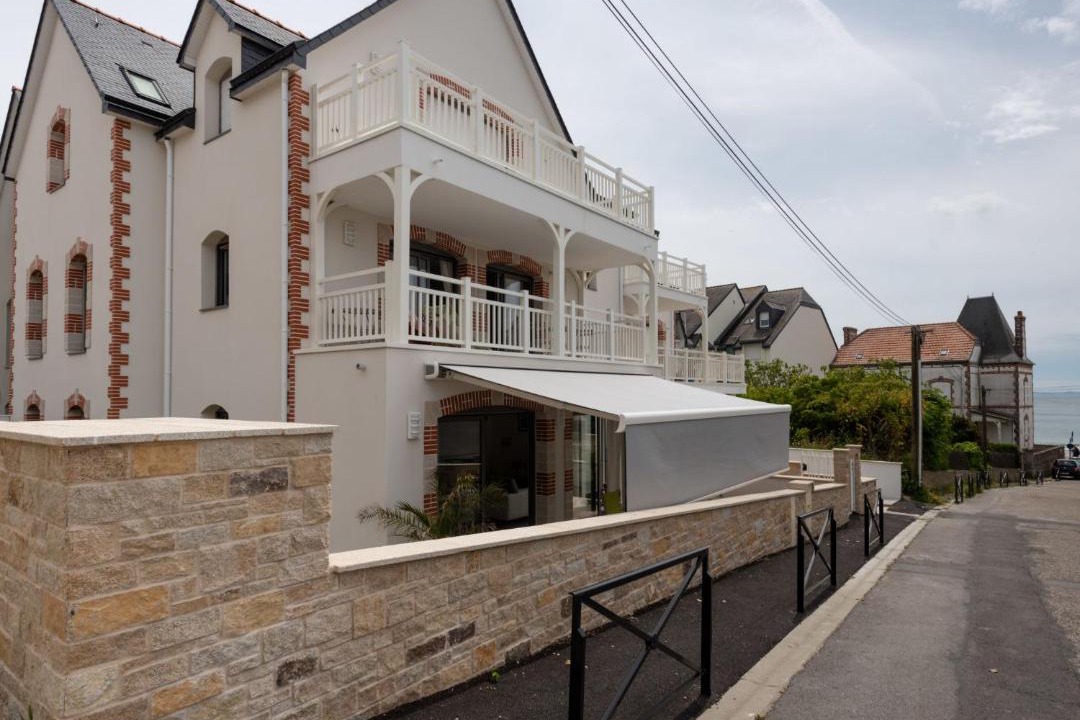 Photo of Buildings in Quiberon