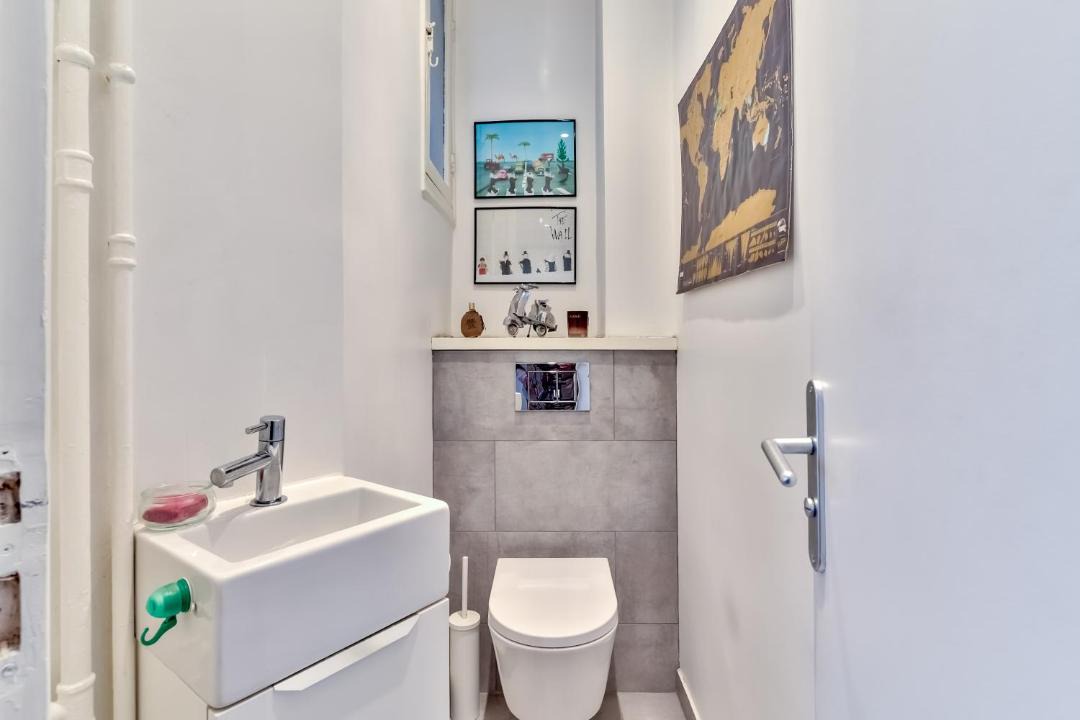 Photo of Bathroom in Quartier Saint-Ambroise